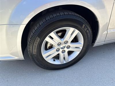 2011 Dodge Grand Caravan Crew - Photo 9 - Topeka, KS 66608