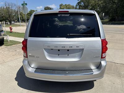 2011 Dodge Grand Caravan Crew - Photo 4 - Topeka, KS 66608