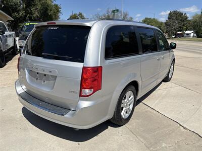 2011 Dodge Grand Caravan Crew - Photo 5 - Topeka, KS 66608