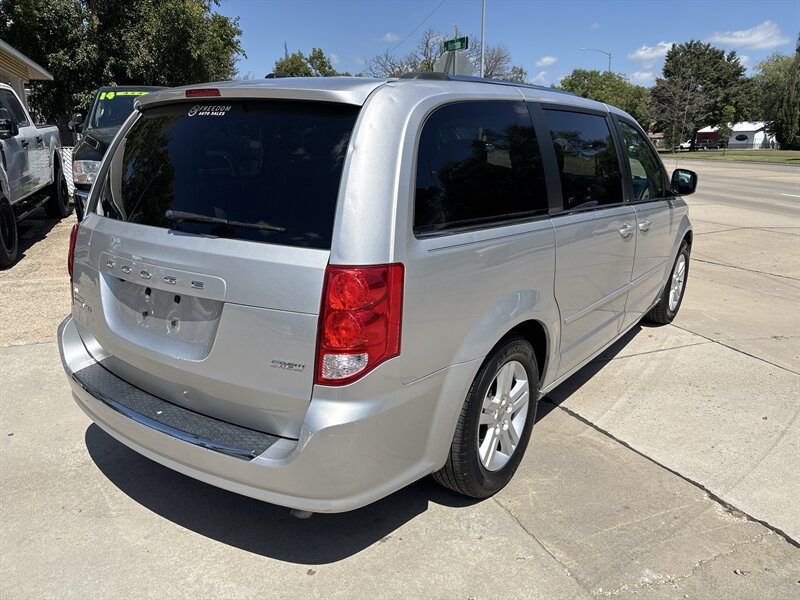 2011 Dodge Grand Caravan Crew   - Photo 5 - Topeka, KS 66608