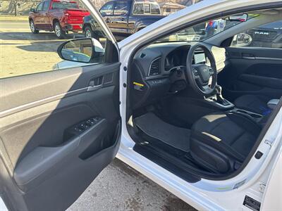 2018 Hyundai ELANTRA SEL   - Photo 13 - Topeka, KS 66608