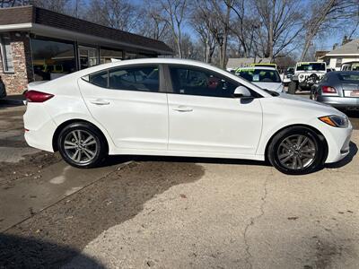 2018 Hyundai ELANTRA SEL   - Photo 2 - Topeka, KS 66608
