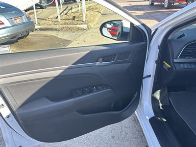 2018 Hyundai ELANTRA SEL   - Photo 14 - Topeka, KS 66608