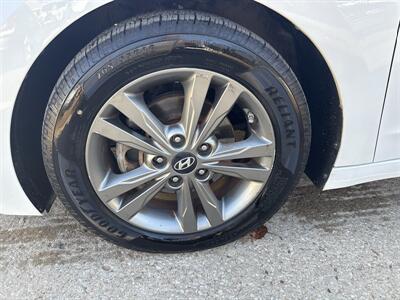 2018 Hyundai ELANTRA SEL   - Photo 9 - Topeka, KS 66608