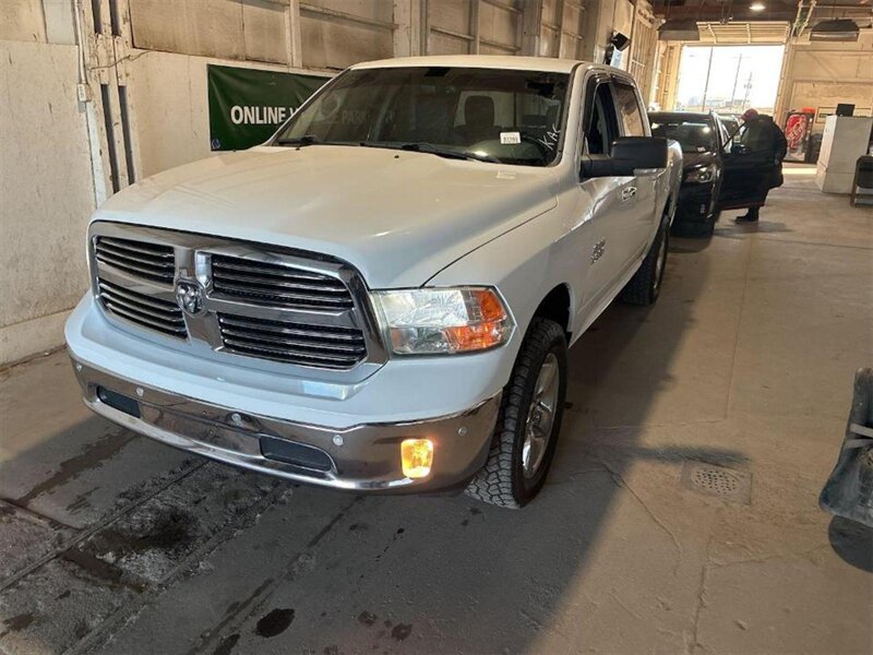 2016 RAM 1500 SLT  