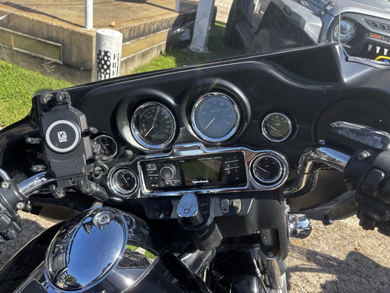 2012 Harley-Davidson Electra Glide Ultra Classic - Photo 3 - Topeka, KS 66608