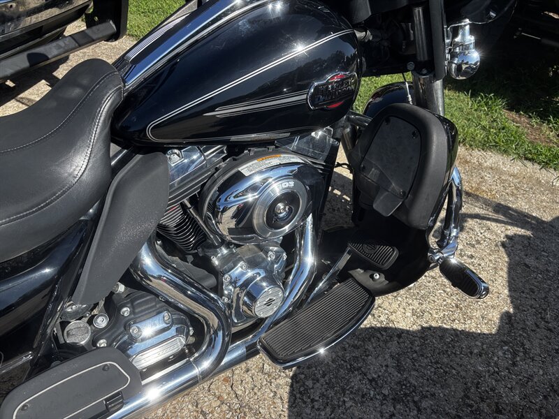 2012 Harley-Davidson Electra Glide Ultra Classic - Photo 4 - Topeka, KS 66608