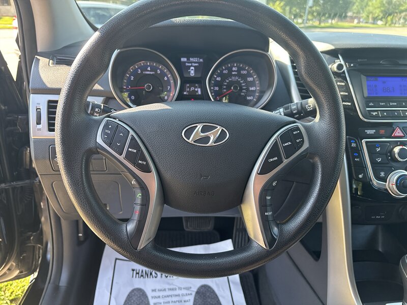 2013 Hyundai ELANTRA GT   - Photo 13 - Topeka, KS 66608