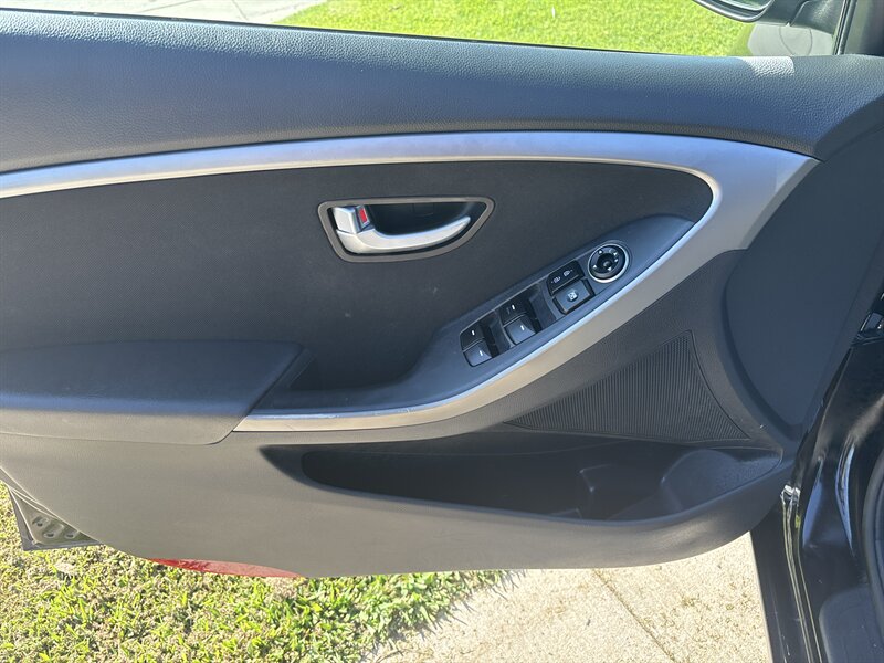 2013 Hyundai ELANTRA GT   - Photo 10 - Topeka, KS 66608
