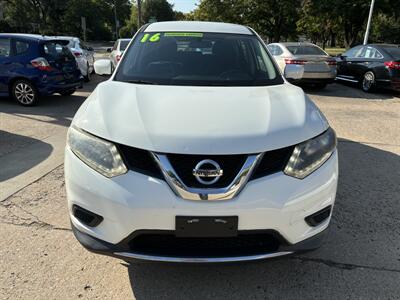 2016 Nissan Rogue S   - Photo 3 - Topeka, KS 66608