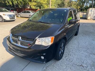 2017 Dodge Grand Caravan SXT   - Photo 4 - Topeka, KS 66608