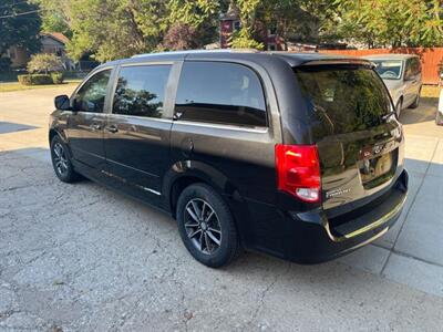 2017 Dodge Grand Caravan SXT   - Photo 6 - Topeka, KS 66608