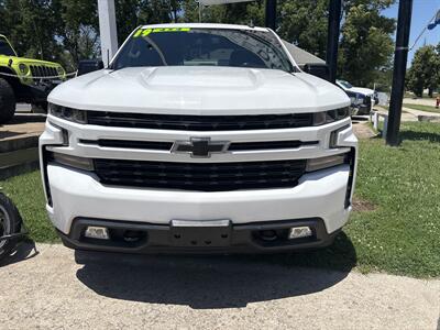 2019 Chevrolet Silverado 1500 RST   - Photo 2 - Topeka, KS 66608