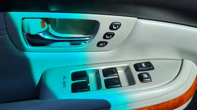 2004 Lexus RX 330   - Photo 12 - Topeka, KS 66608