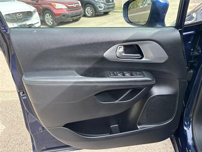 2019 Chrysler Pacifica Touring Plus   - Photo 10 - Topeka, KS 66608