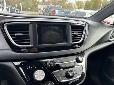 2019 Chrysler Pacifica Touring Plus   - Photo 17 - Topeka, KS 66608