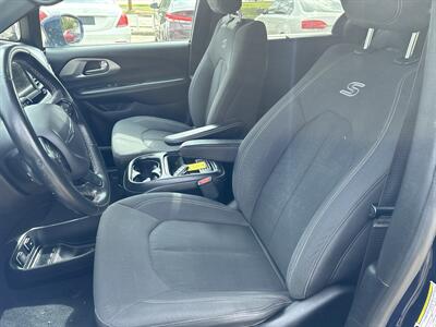 2019 Chrysler Pacifica Touring Plus   - Photo 12 - Topeka, KS 66608