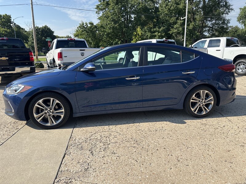 2017 Hyundai ELANTRA SE   - Photo 5 - Topeka, KS 66608