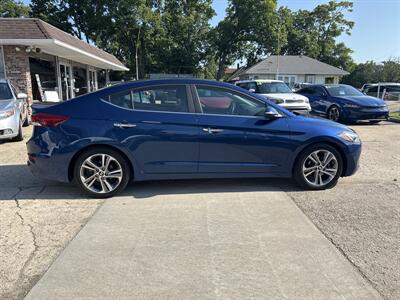 2017 Hyundai ELANTRA SE - Photo 2 - Topeka, KS 66608
