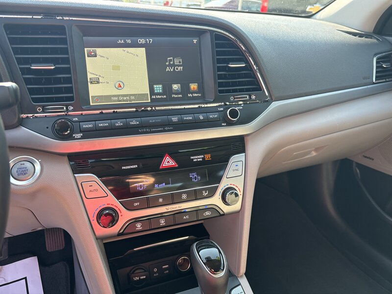 2017 Hyundai ELANTRA SE   - Photo 16 - Topeka, KS 66608