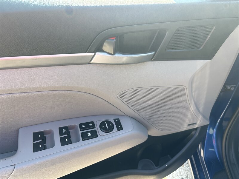 2017 Hyundai ELANTRA SE   - Photo 10 - Topeka, KS 66608