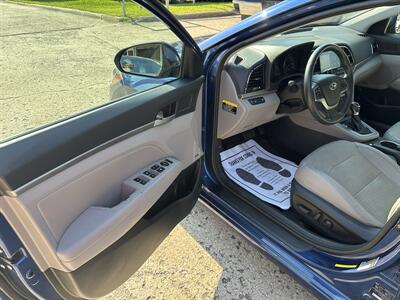 2017 Hyundai ELANTRA SE - Photo 9 - Topeka, KS 66608
