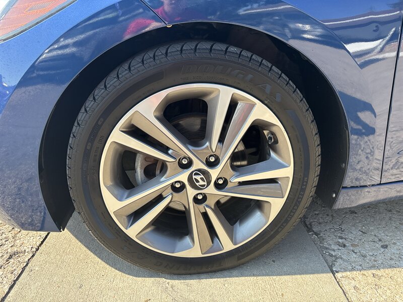 2017 Hyundai ELANTRA SE   - Photo 7 - Topeka, KS 66608