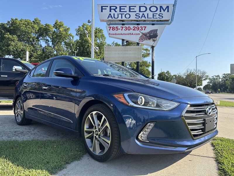 2017 Hyundai ELANTRA SE   - Photo 1 - Topeka, KS 66608