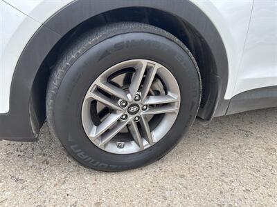 2018 Hyundai SANTA FE Sport 2.4L   - Photo 9 - Topeka, KS 66608