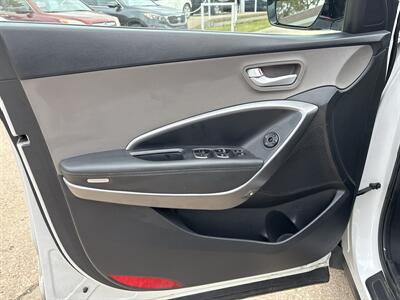 2018 Hyundai SANTA FE Sport 2.4L   - Photo 12 - Topeka, KS 66608