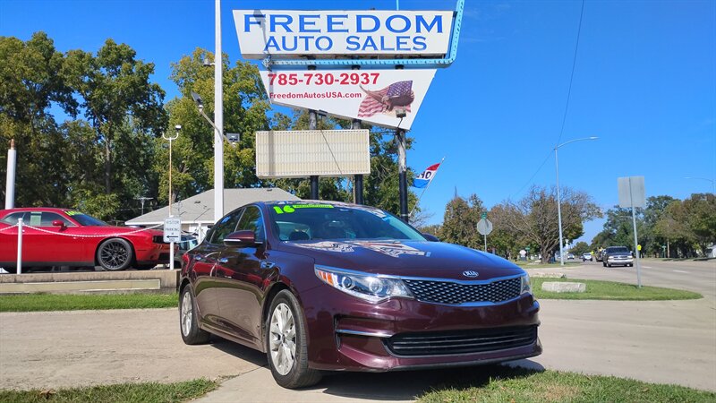 2016 Kia Optima EX Tech - Photo 1 - Topeka, KS 66608
