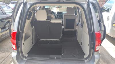 2014 Dodge Grand Caravan SXT   - Photo 13 - Topeka, KS 66608