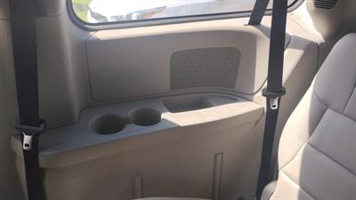 2014 Dodge Grand Caravan SXT   - Photo 37 - Topeka, KS 66608