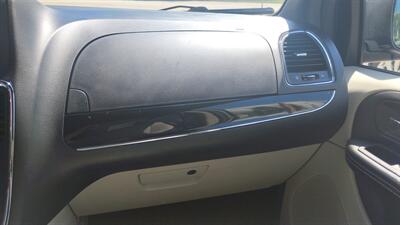 2014 Dodge Grand Caravan SXT   - Photo 31 - Topeka, KS 66608