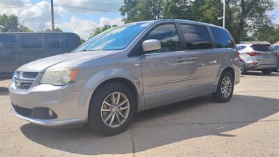 2014 Dodge Grand Caravan SXT   - Photo 7 - Topeka, KS 66608