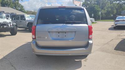 2014 Dodge Grand Caravan SXT   - Photo 4 - Topeka, KS 66608