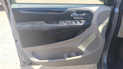 2014 Dodge Grand Caravan SXT   - Photo 21 - Topeka, KS 66608