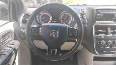 2014 Dodge Grand Caravan SXT   - Photo 18 - Topeka, KS 66608