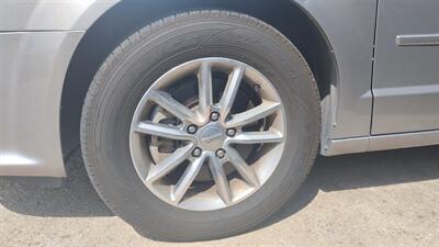 2014 Dodge Grand Caravan SXT   - Photo 42 - Topeka, KS 66608