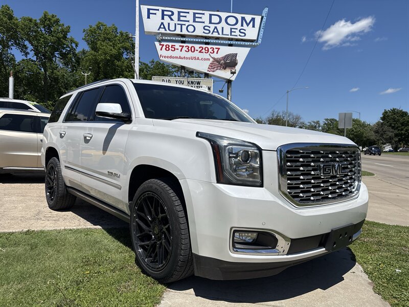 2018 GMC Yukon 4WD Denali's photo