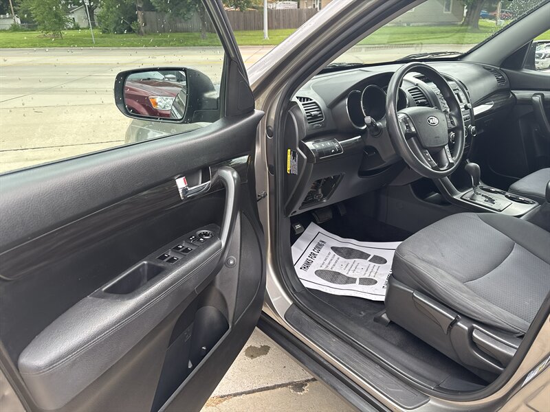 2012 Kia Sorento LX   - Photo 11 - Topeka, KS 66608