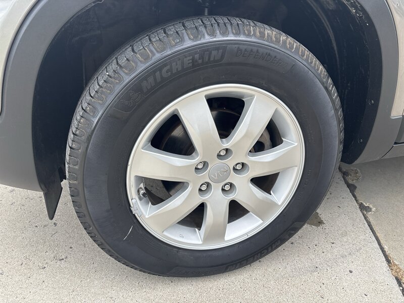 2012 Kia Sorento LX   - Photo 9 - Topeka, KS 66608