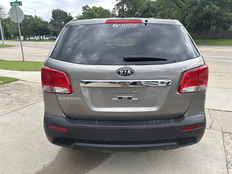 2012 Kia Sorento LX   - Photo 4 - Topeka, KS 66608