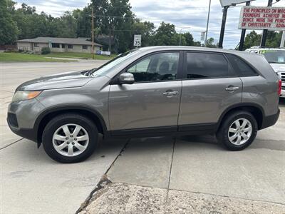 2012 Kia Sorento LX   - Photo 2 - Topeka, KS 66608