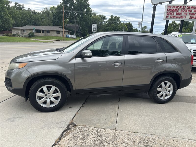 2012 Kia Sorento LX   - Photo 2 - Topeka, KS 66608
