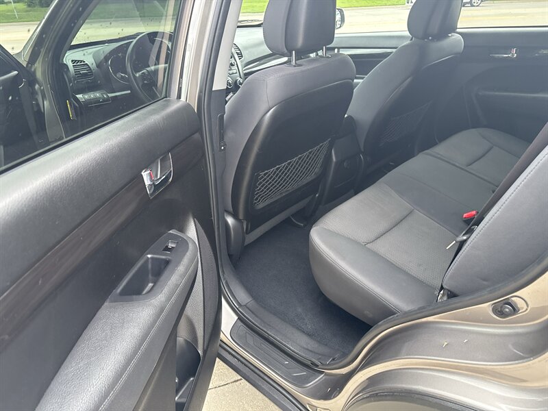 2012 Kia Sorento LX   - Photo 20 - Topeka, KS 66608