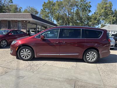 2017 Chrysler Pacifica Touring-L Plus - Photo 2 - Topeka, KS 66608