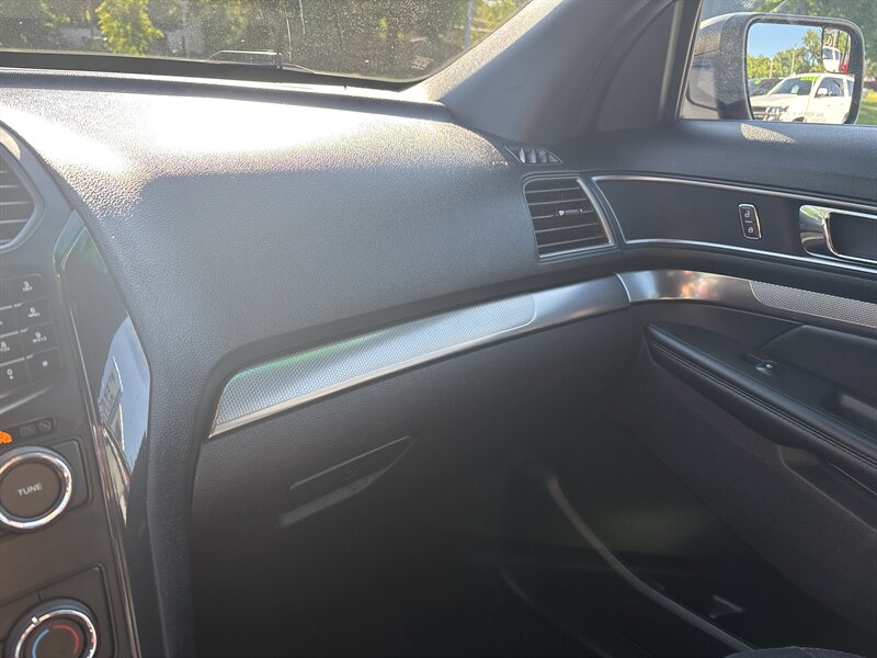 2019 Ford Explorer XLT - Photo 14 - Topeka, KS 66608