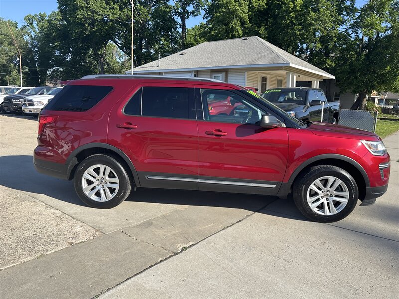2019 Ford Explorer XLT - Photo 2 - Topeka, KS 66608