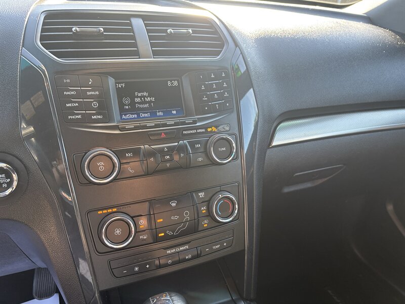 2019 Ford Explorer XLT - Photo 12 - Topeka, KS 66608